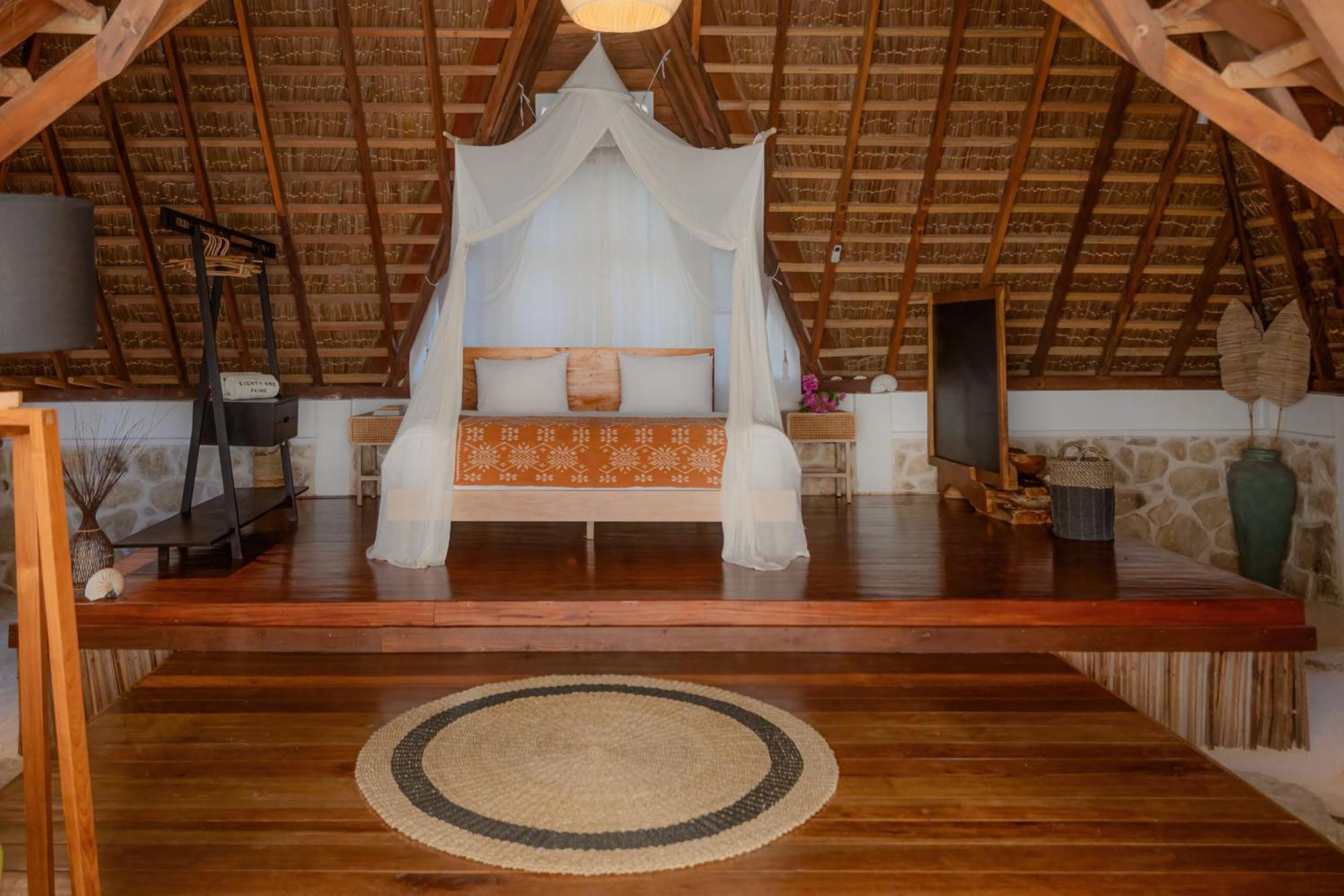 81 Palms Resort Нембрала Экстерьер фото