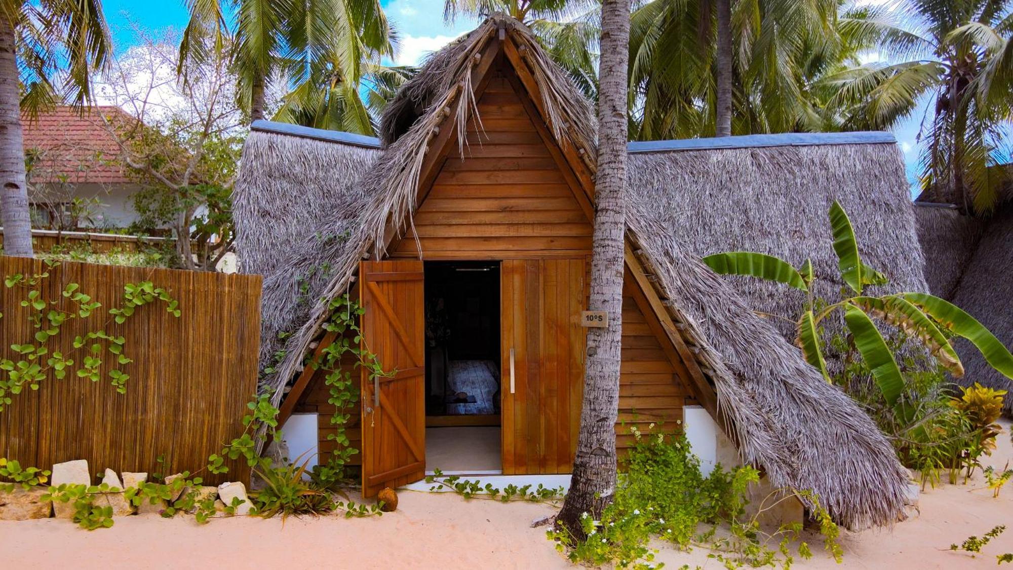 81 Palms Resort Нембрала Экстерьер фото